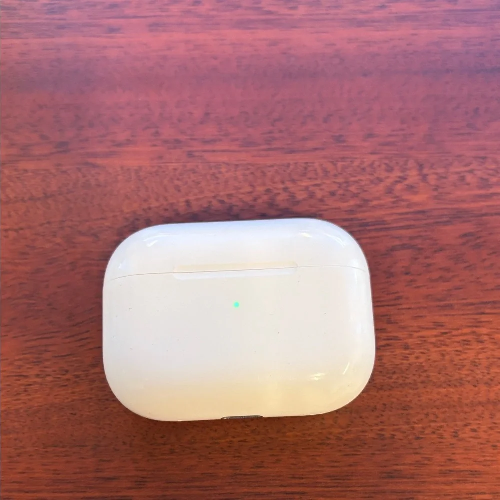 Wireless Earbuds Charging Case - White